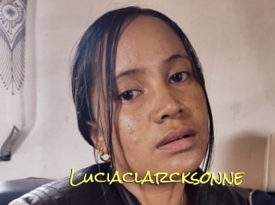 luciaclarcksonne Elles Mouillent