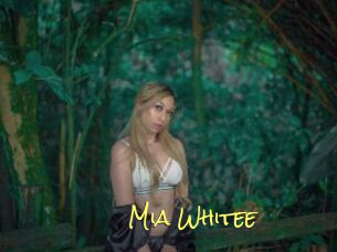 Mia_Whitee