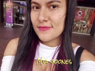 Mia_joones