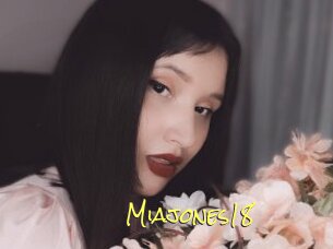 Miajones18