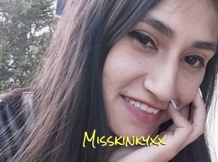 Misskinkyxx